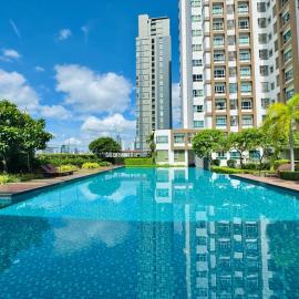 Spacious 1BR Condo by BTS - Near ICONSIAM & Sathorn