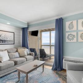Beyond Charming Oceanfront Studio with King Bed