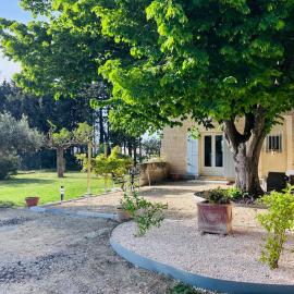 le mas des chênes, Hotel in Monteux