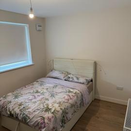 New Cozy Double Bedroom, hotel i Maynooth