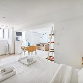 Renovated Alfama Loft, Santa Apolonia