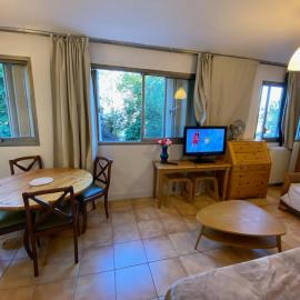 Paris Relax Studio, Hotel in Le Bourget
