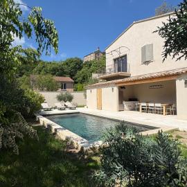 La Mirande à Lacoste, отель в Лакосте