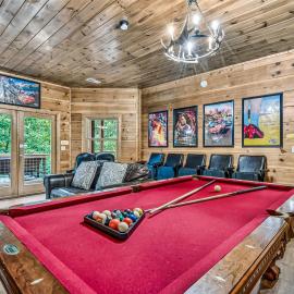 Free Dollywood TixTheaterPool TableSpacious