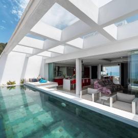 Central villa with mountain sea view
