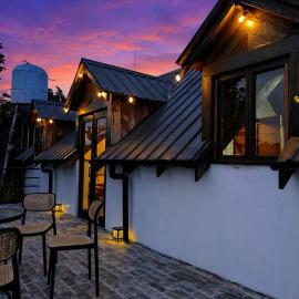 English cottage by Sun and Moon 5mins away twinlakes