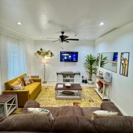 The Prestige 3-bedroom, 2-bathroom Condo Near Airport, Mall & Hospitals