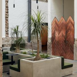 Paramount House Hotel
