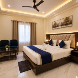 Hotel De Abhinandann Palace Inns Near Ram Mandir，Ayodhya的飯店