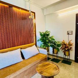 Sukoon vibes with Projector & Rooftop Pool, hotel di Jaipur