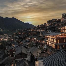 Jie Lu · Lane to Hidden Luxury Hotel (Xijiang Qianhu Miao Village Dongyin Viewing Platform), viešbutis mieste Leishan