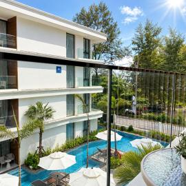 Sunshine Layan Beach Resort studio #84191, hotel i Layan Beach
