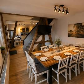 Monteurunterkunft II Ferienhaus II A7 Holle mit 14 Betten, 3 Duschen und 3 WCs