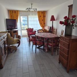 Coquet Appartement avec balcon Caen Nord, proche Mémorial, hotel u gradu Kan