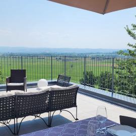 Gateway to Le Langhe Renovated Home Terrace AC Yard