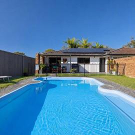 Spacious House with Pool