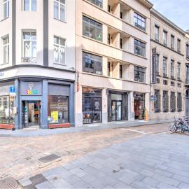 Family Retreat with Balcony in Meir, hotel en Amberes