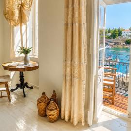 Chelidon Residence Seafront by 8essentially, ξενοδοχείο στις Σπέτσες