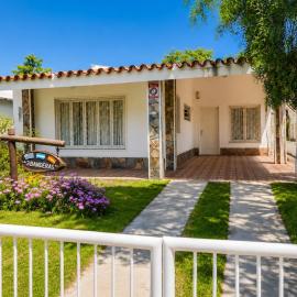 Las Tres Banderas Cuchilla Alta, hotel i Cuchilla Alta