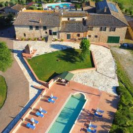 Agriturismo Santarcangelo with shared pool and relaxing view