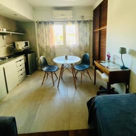 CASA SALTA-Departamento en la mejor ubicación de Corrientes a pasos de la peatonal y de la costanera, hotel a Corrientes