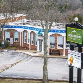 Colonial Mountain Inn Branson MO, hotel em Branson West
