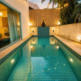 4 Bedroom Villa Baga Beach Calangute - Private Plunge pool - Kitchen - Wifi - TV, hotel en Calangute