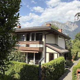 Ferienhaus Falknis, Maisonette mit Cheminée, Gartensitzplatz und Garage