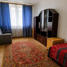 Modest Comfortable Apartment, hotel a Ahtme