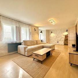 Home by Valuoja Park with Private Entrance and Parking