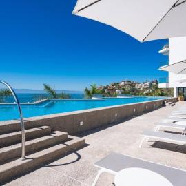 Zantamar Beachfront Luxury Condo 2 Bedrooms with Ocean View – hotel w mieście Cruz de Huanacaxtle