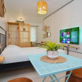8.1 • Studio • Parking • First Floor • Queen Bed
