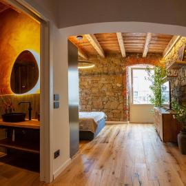 Stevoski Rooms - Modern Comfort in a Historic Stone House – hotel w mieście Cormòns