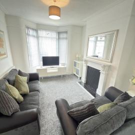 Contractors, Holiday House, Free Parking, 3 bedroom , sleeps 6