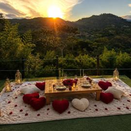 Glamping privado con piscina y vista a la montaña