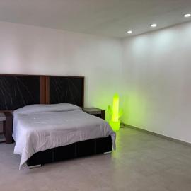 Residencia nueva con roof garden 5 recámaras con 5 baños Garage