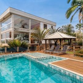 Casa em Condomínio com Piscina e Sinuca em Itupeva