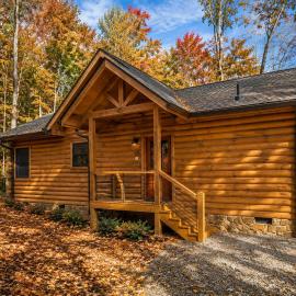 Cozy Cabin Retreat - Hot Tub, Vinyl & Views