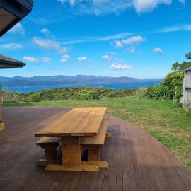 Private Room with Harbour View - 2 Minutes off SH1