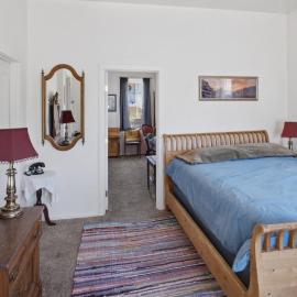 Vintage Charming Cottage - Tri-State River Retreat cottage, hotel i Needles