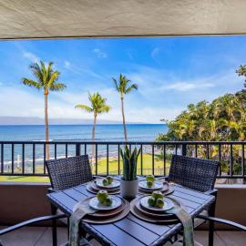 Updated 2BD Direct Oceanfront Retreat Steps from Pool & Hot Tub-Paki Maui 222
