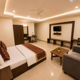 Hotel Balzon Heights Patiala !! Parking ! Near Bus Stand ! Family Hotel ! Top Rated Property, Hotel in Patiala