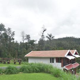 MoonMist Resorts, hotel en Avathi