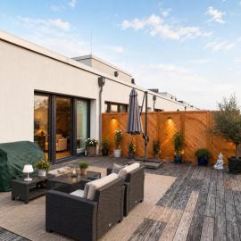 Gemütliches Apartment mit großer Terrasse, hotell i Köln
