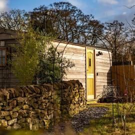 Shepherd s Hut Cosy Farm Stay Sleeps 2