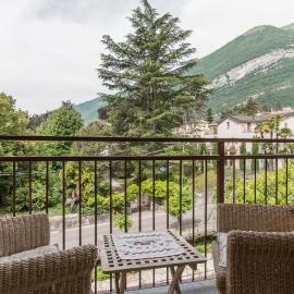 Comfortable apartment just a short walk from the lake!