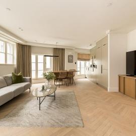 Paris Eiffel Prestige, מלון בפריז