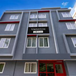 Super Townhouse Kadugodi Park Formerly Sarvar Hospitality, hotell i Bangalore