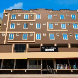 Viesnīca Super Townhouse Oak Mancherial Railway Station Formerly Vishnu Residency pilsētā Mancherāl