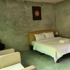 Tree and coffee resort V1, Hotel in Prakhon Chai